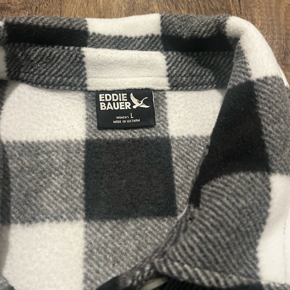 Eddie Bauer Buffalo Plaid Fleece Button-Down – Black & White, Large - Picture 8 of 13